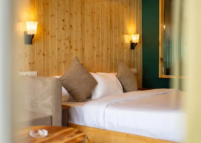 Hotel Patalsu