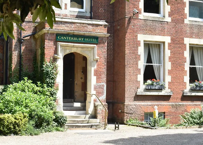 Canterbury Hotel Cottages And Apartment'S