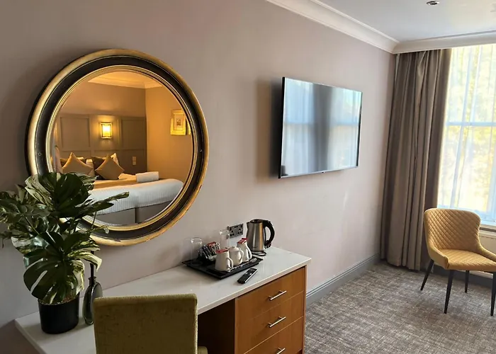 Caledonian Hotel