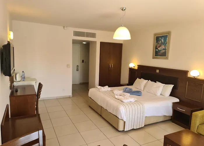 Apart hotel: Euronapa Hotel Apartments