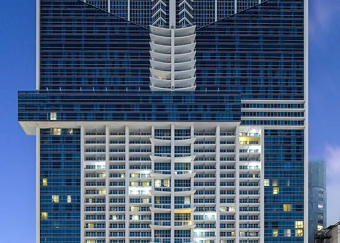 Central hotel: Megapolis Hotel Panama