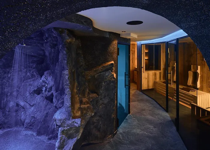  Dolomites Wellness Savoy