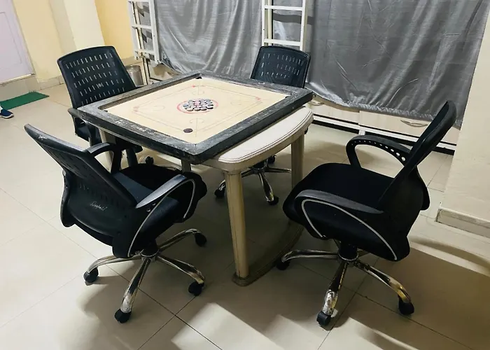 Hostel: Abuzz Oxfordcaps Simla