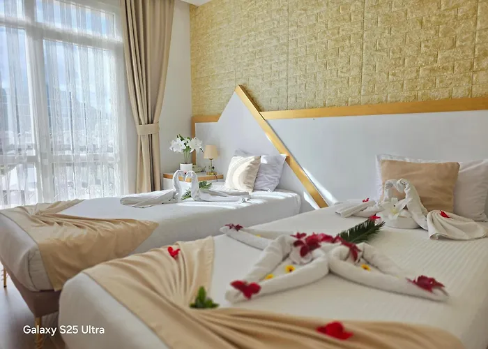 Beach hotel: Far Life Hotel