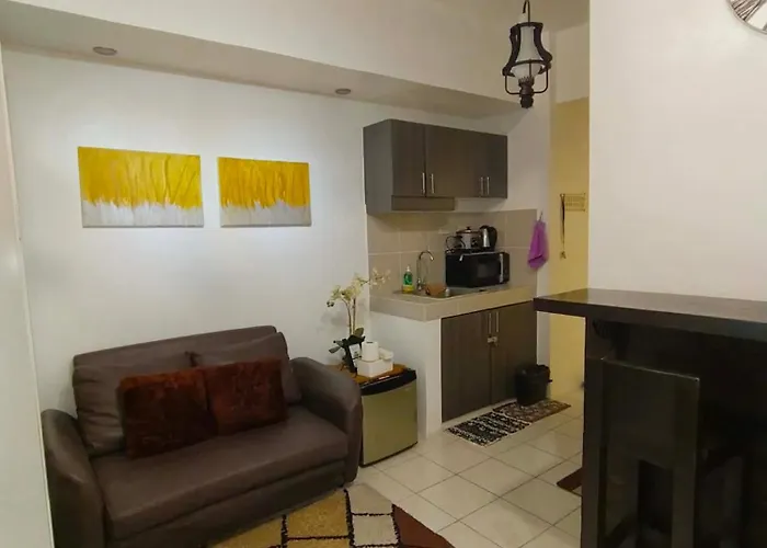 Tagaytay Cityland Condo Staycation By Sab