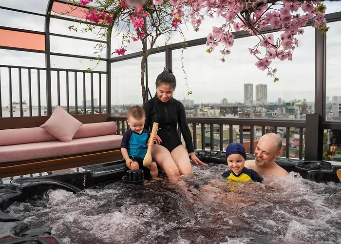 Aurora Central Hanoi Hotel