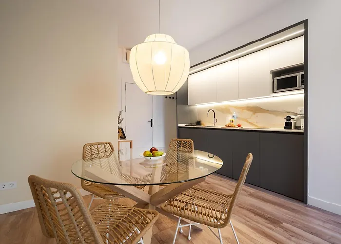 Happy Apartments