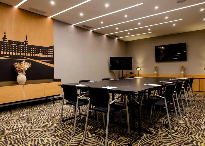 Resorts Guide Motel One Madrid-Plaza De Espana