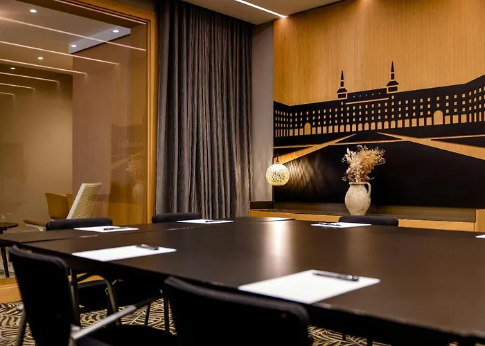 Resorts Guide Motel One Madrid-Plaza De Espana
