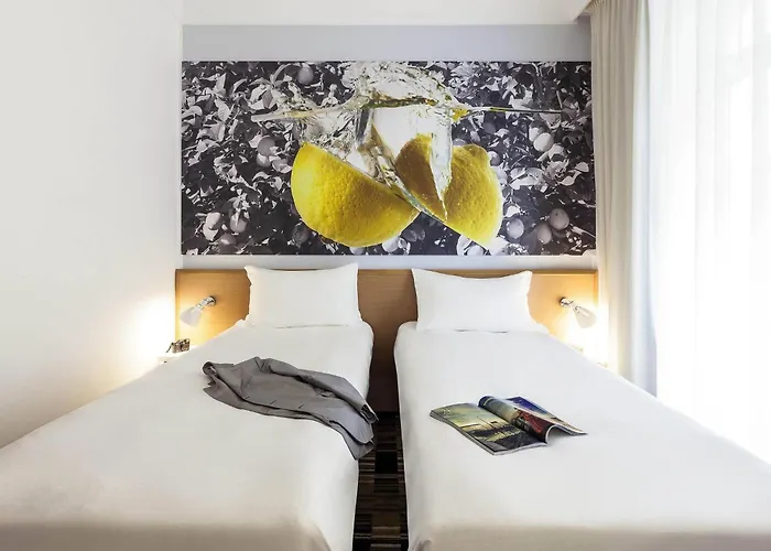 Hôtel Jacuzzi: Ibis Styles Napoli Garibaldi
