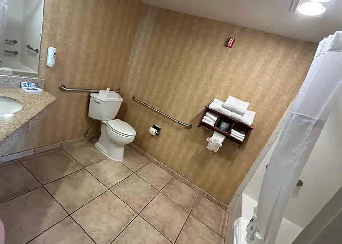 Country Inn & Suites By Radisson, At The Mall