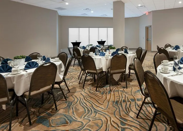 Oshkosh Marriott Waterfront & Convention Center