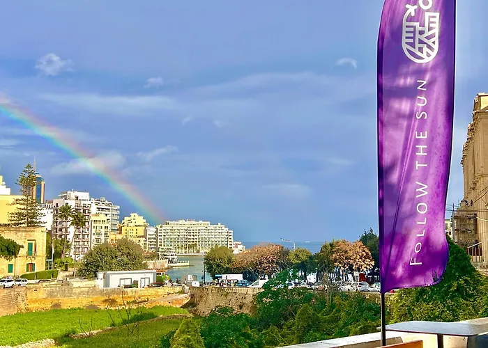 Beach hotel: Follow The Sun Boutique Hostel - Pool, Breakfast & Sea Views