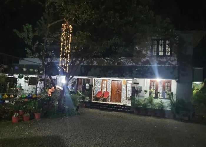4 star hotel: Snehatheeram Homestay