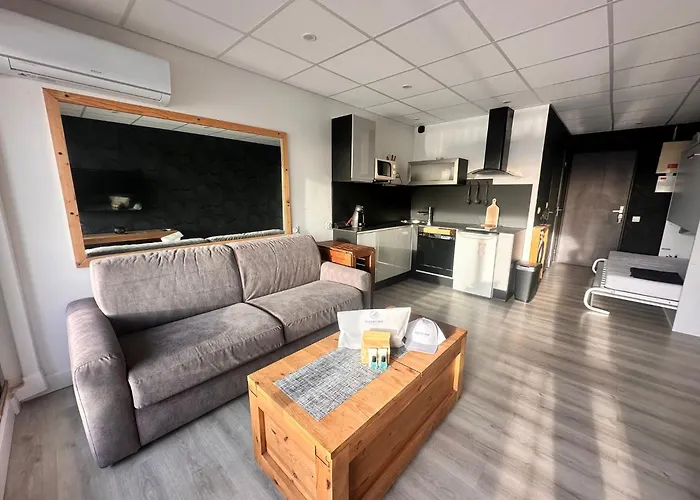 Studio avec terrasse et parking vue Port Camargue