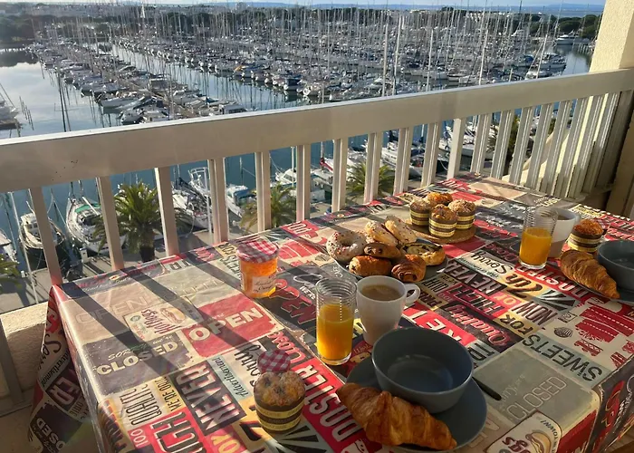 Studio avec terrasse et parking vue Port Camargue