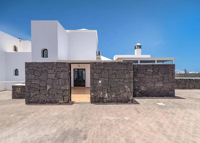 Jessica Lanzarote By Plus