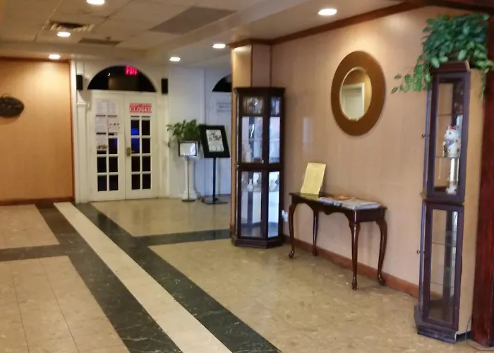 University Hotel And Suites