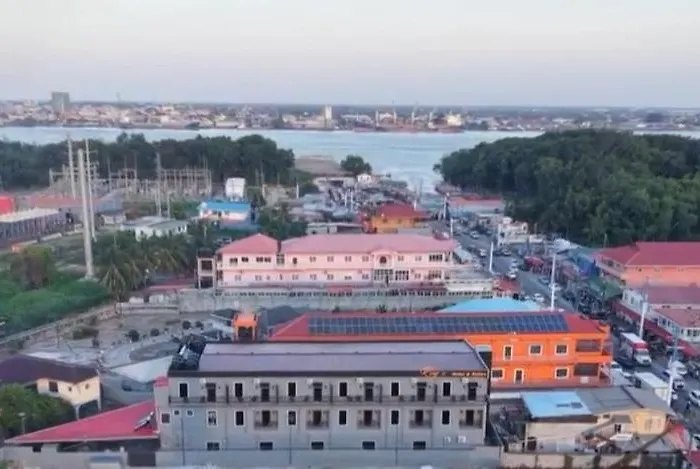 Rey'Z Hotel And Suites