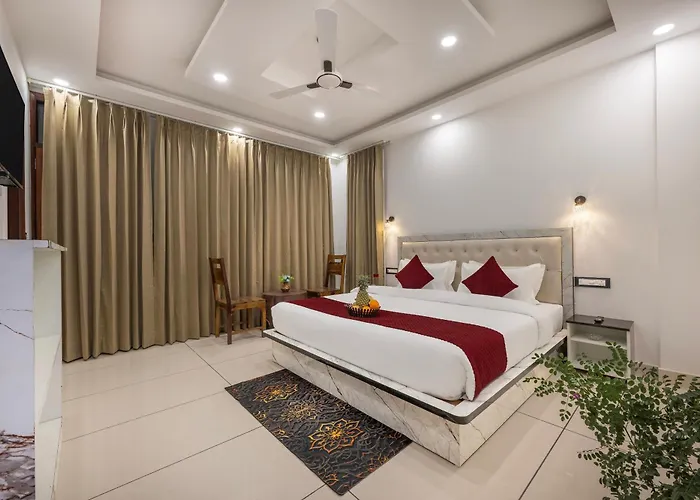 The Snow Leopard 6Bhk Villa - Family Groups & Events & Open Air Rooftop & Balcony