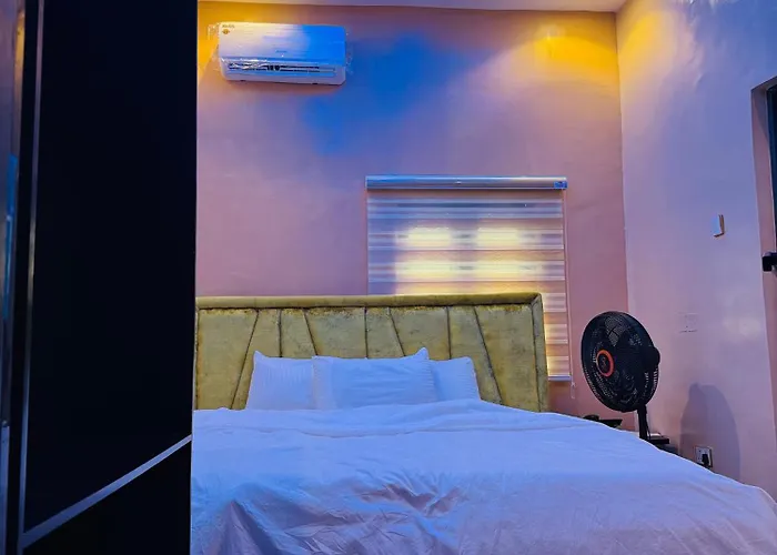 Luxe 90 Hotel And Suites