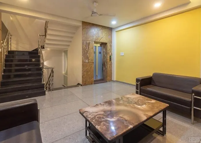 Hotel Girishankara