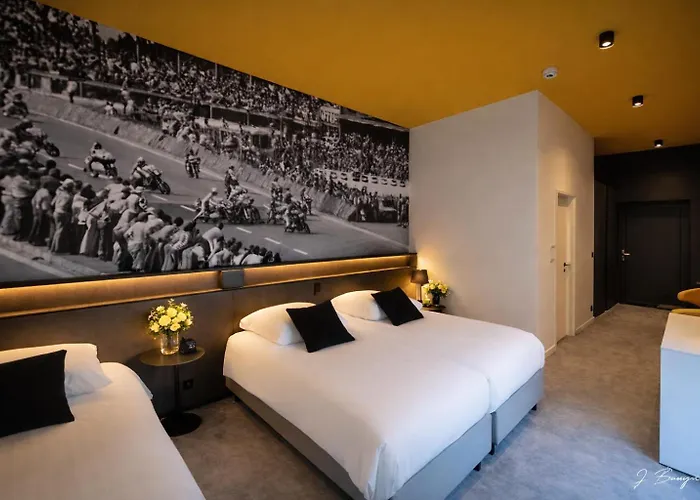 La Reine Hotel & Restaurant
