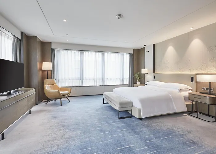 Doubletree By Hilton Shenzhen Longhua: Central Location Near Metro & Attractions