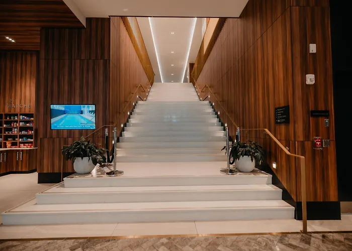 Pet Friendly hotel: Homewood Suites By Hilton Montreal Midtown