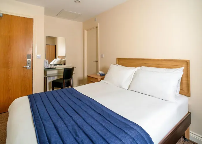 Cheap hotel: Carrington House Hotel