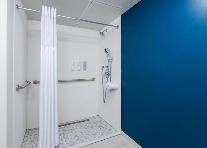 Cheap hotel: Spark By Hilton Ponce