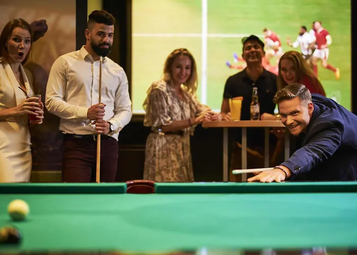 4 star hotel: Mercure Dubai Barsha Heights Hotel Suites And Apartments