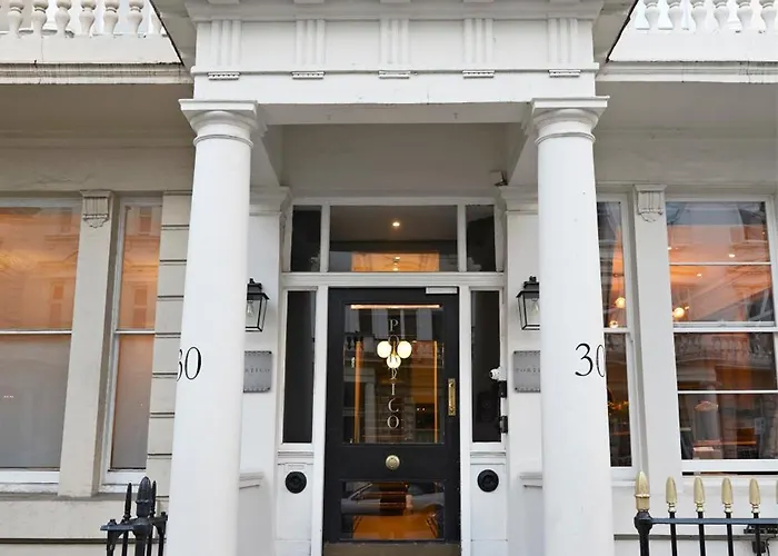 Hotel: The Portico Hotel