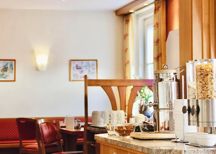 Central hotel: Hotel Kriemhild Am Hirschgarten