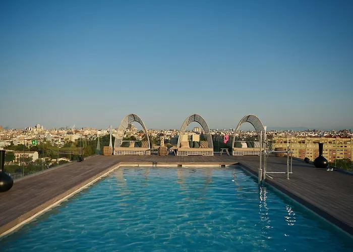 Central hotel: Novotel Valencia Lavant