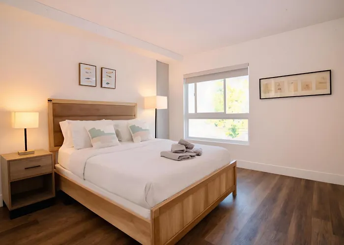 Premium City Suites - Free Secured Parking - Family Friendly