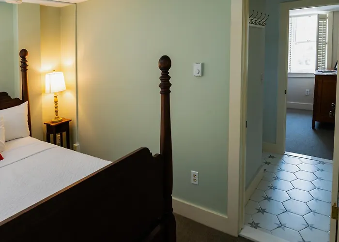 The Historic General Stanton Inn