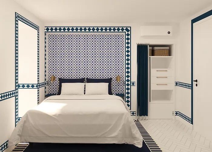 La villa: Villa Cisterna Capri, Private Beach Front Property With Pool