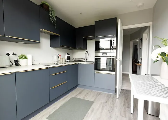 Woodfield Road - Two Bed In Harrogate With Cosy Living Room Fire.