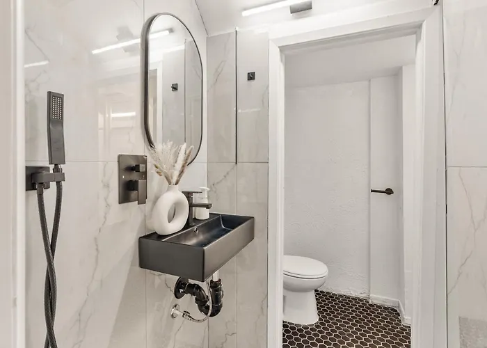 Parlour Hotel