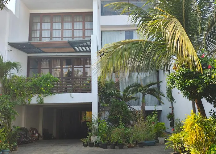 Travel X Living Suites & Cultural Experiences Colombo