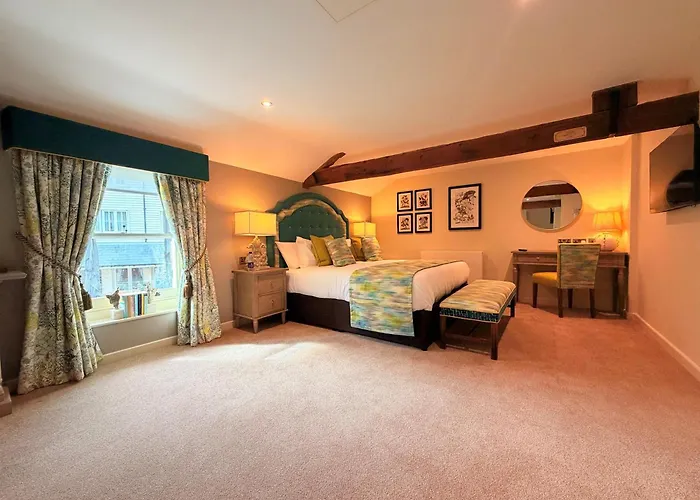 The White Horse Hotel, Romsey, Hampshire - The Coaching Inn Group