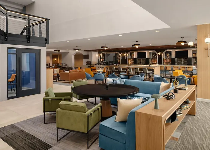 Beach hotel: Sheraton Hartford Hotel At Bradley Airport