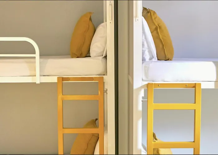 Hotel nahe College: Sun & Moon Hostel