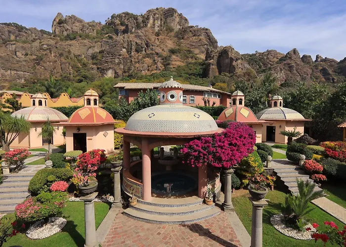 Central hotel: La Buena Vibra Wellness Resort & Spa (Adults Only)