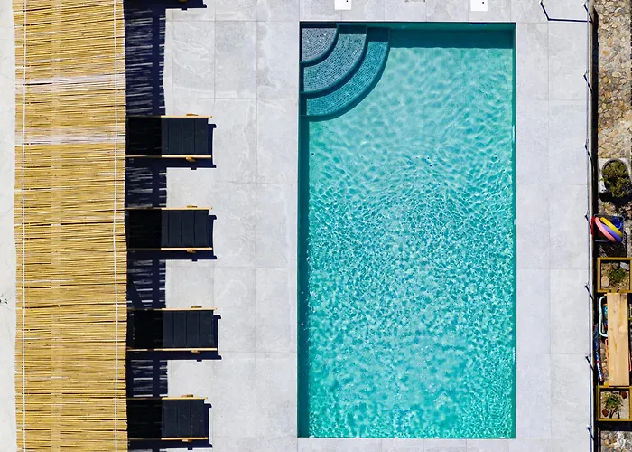 Birds Villa Apartments With Heated Pool - Including Car And Breakfast