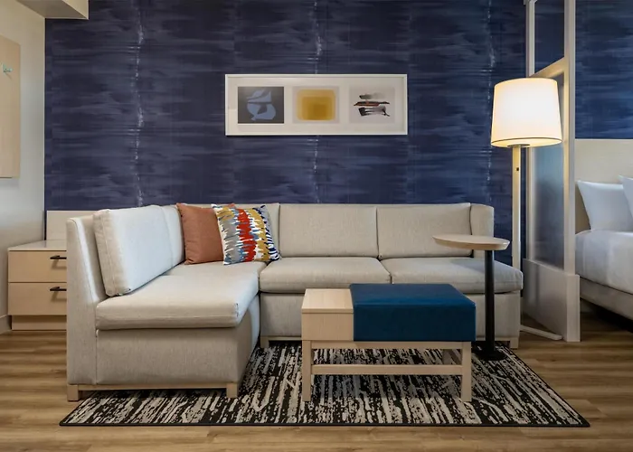 Hyatt Place Fort Lauderdale Cruise Port & Convention Center - Newly Renovated