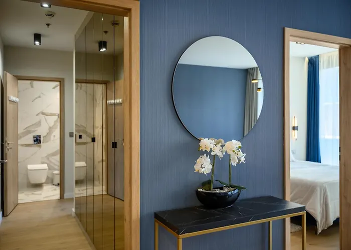  Emerald Downtown Luxury Suites By Continental Group