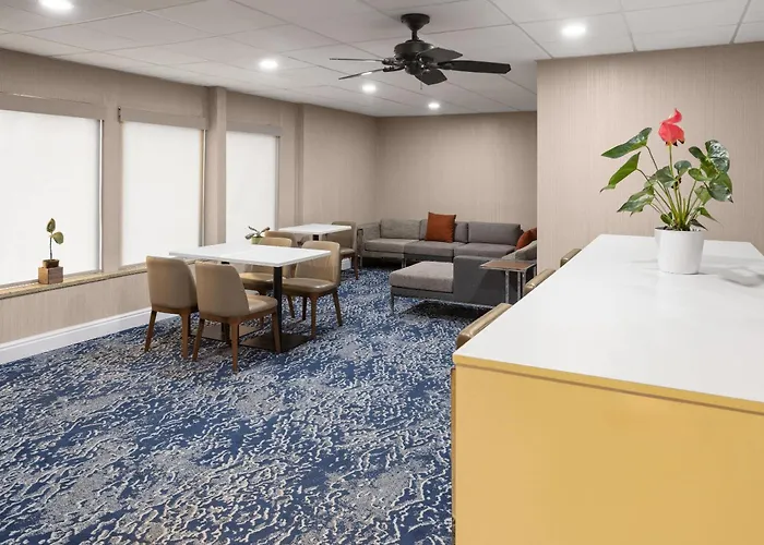 Cheap hotel: Wingate By Wyndham Cranberry