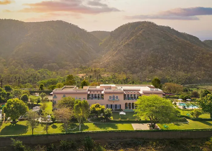 Family Hotel: Ramgarh Lodge, Jaipur - Ihcl Seleqtions